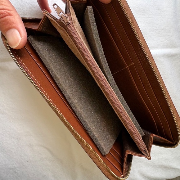 Haymarket Check Large Ziggy Zip Around Wallet Beige - Picture 2 of 9